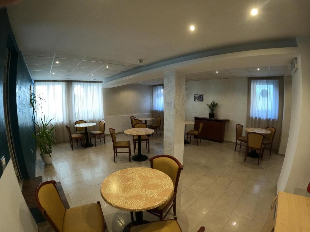 Albergo La Caravella Staranzano Εξωτερικό φωτογραφία